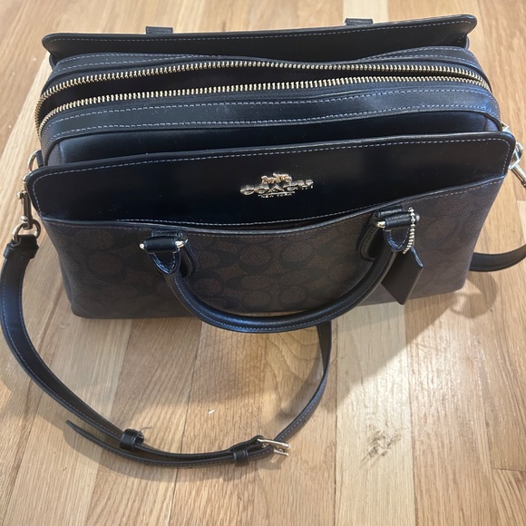 Brown Coach Bag with Adjustable Strap - Picture 4 of 4